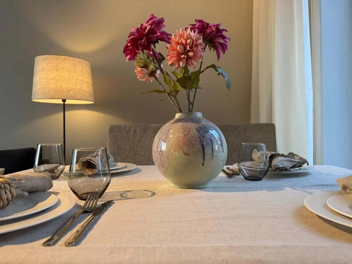 Large Apartment 1 Kilometer To Bryggen Bergen